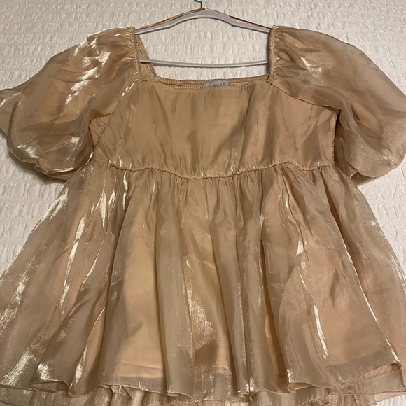Champagne shimmery babydoll puff sleeve top size large - Picture 2 of 5